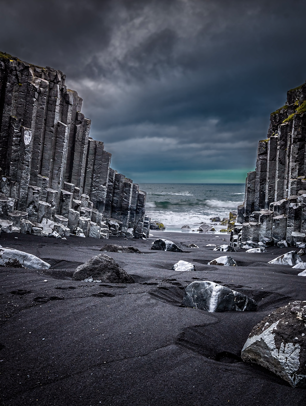 Basalt Solitude at Vik
